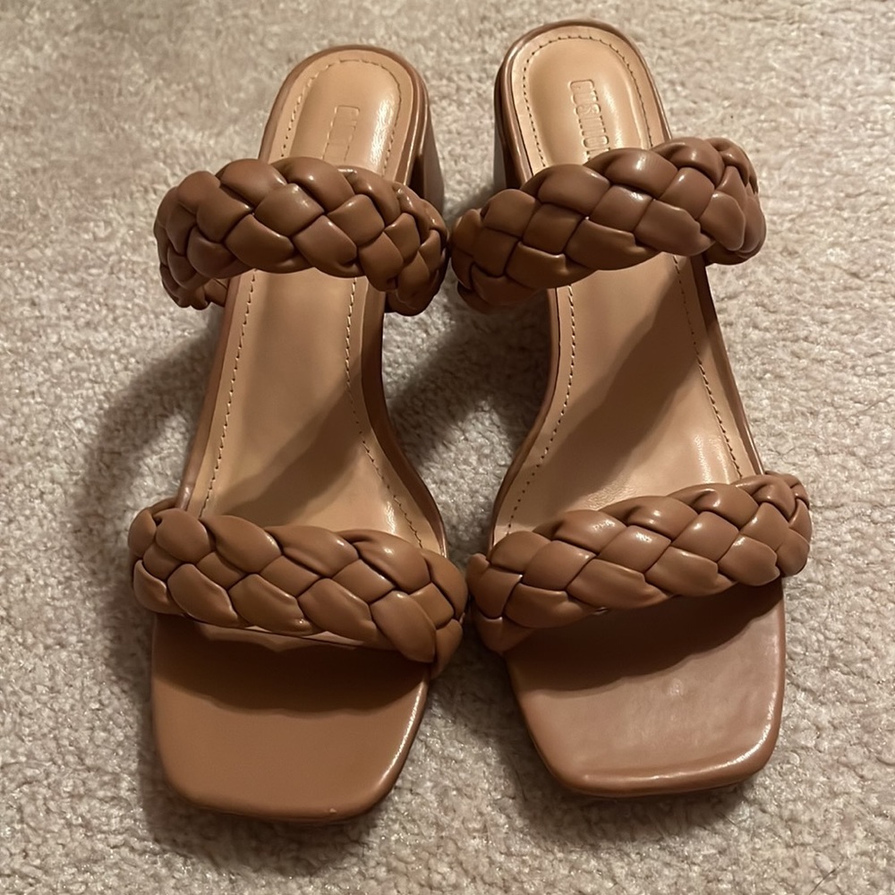 New CUSHIONAIRE Onyx Neutral Tan Braided Memory Foam Slide Block Heel Sandal 9 - Picture 7 of 10
